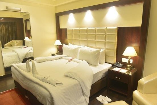 Hotel Vijay Intercontinental Kanpur Exterior foto